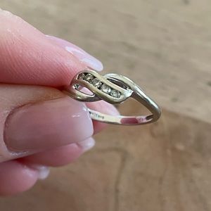 White gold and diamond ring size 7